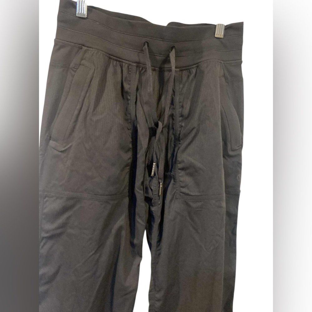 NWT Lululemon dance studio MR pants *short BLACK Size 6 - Picture 3 of 5
